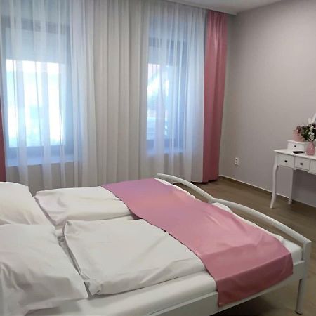 Alma Vendeghaz Otel Veszprém Dış mekan fotoğraf
