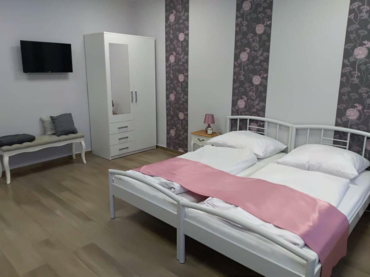 Alma Vendeghaz Otel Veszprém Dış mekan fotoğraf