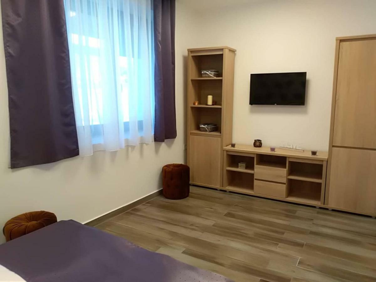 Alma Vendeghaz Otel Veszprém Dış mekan fotoğraf